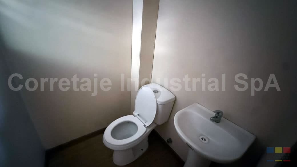 Galpón 17 Centro Industrial Los Talleres - Baño privado en oficina Galpón 17 Centro Industrial Los Talleres - Baño privado en oficina