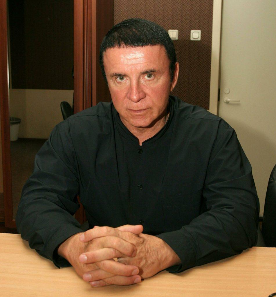 Зрение вернет, давление понизит: Анатолий Кашпировский начал проводить оздоровительные сеансы в Интернете