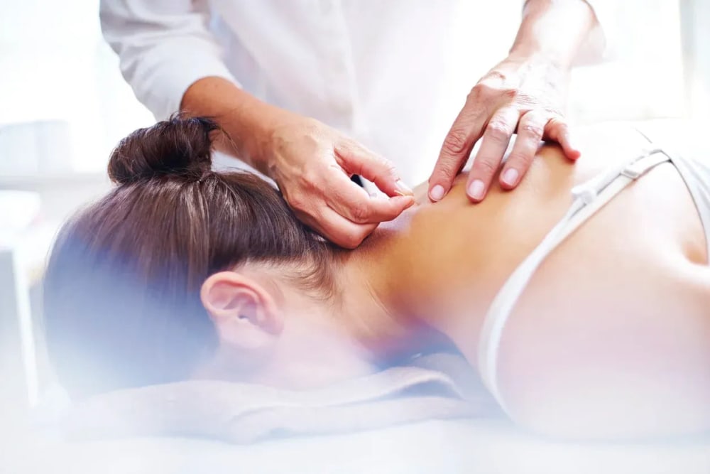 Comprendre l'arthrose cervicale C5, C6 et C7 : causes, symptômes et traitements
