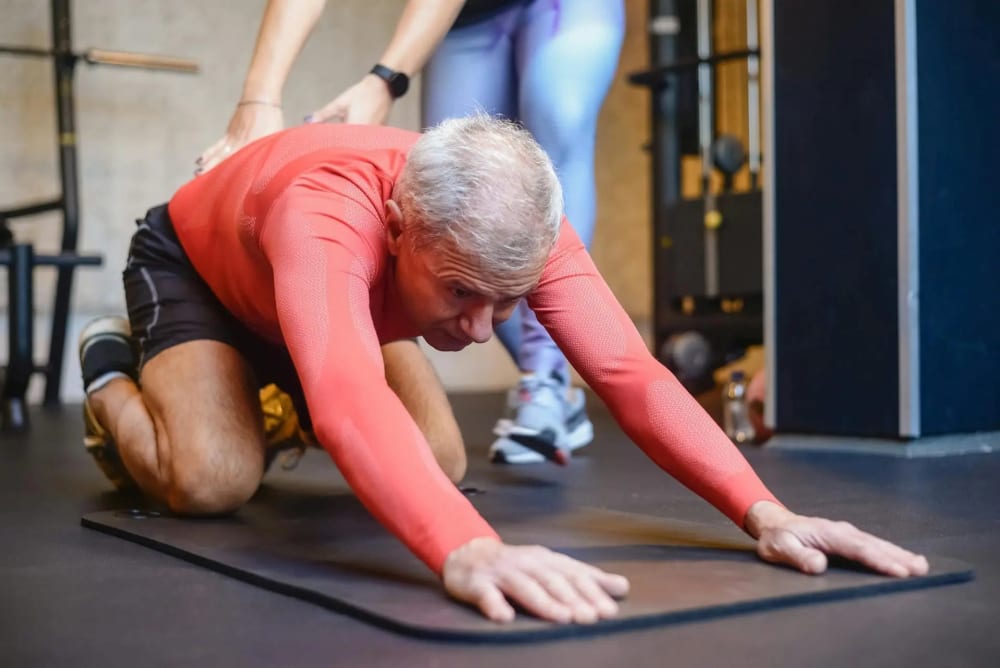 Guide complet : exercices pour renforcer et soulager la hanche