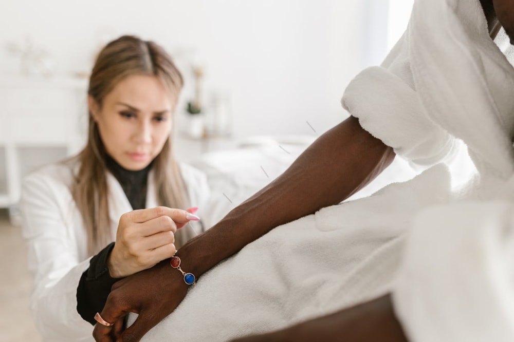 Acupuncture et tendinite du coude : une approche naturelle pour soulager la douleur