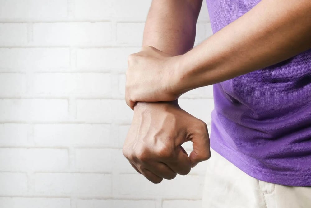 Comprendre l'arthrose de la main : Symptômes et solutions