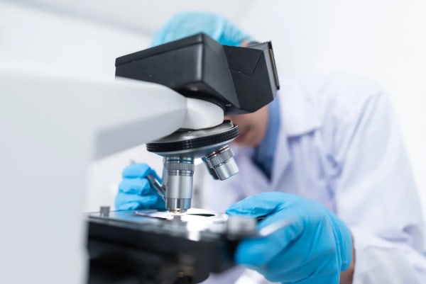 Alzheimer précoce héréditaire : une maladie génétique complexe