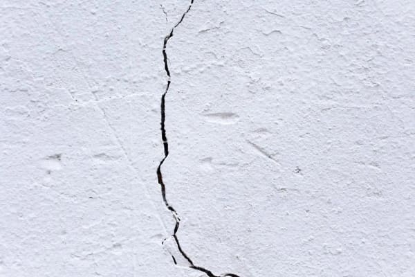 Les secrets d'un tendon coude fissuré : causes, symptômes et traitements