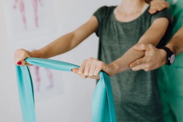 Comprendre et soulager la douleur de la coiffe des rotateurs à travers les exercices