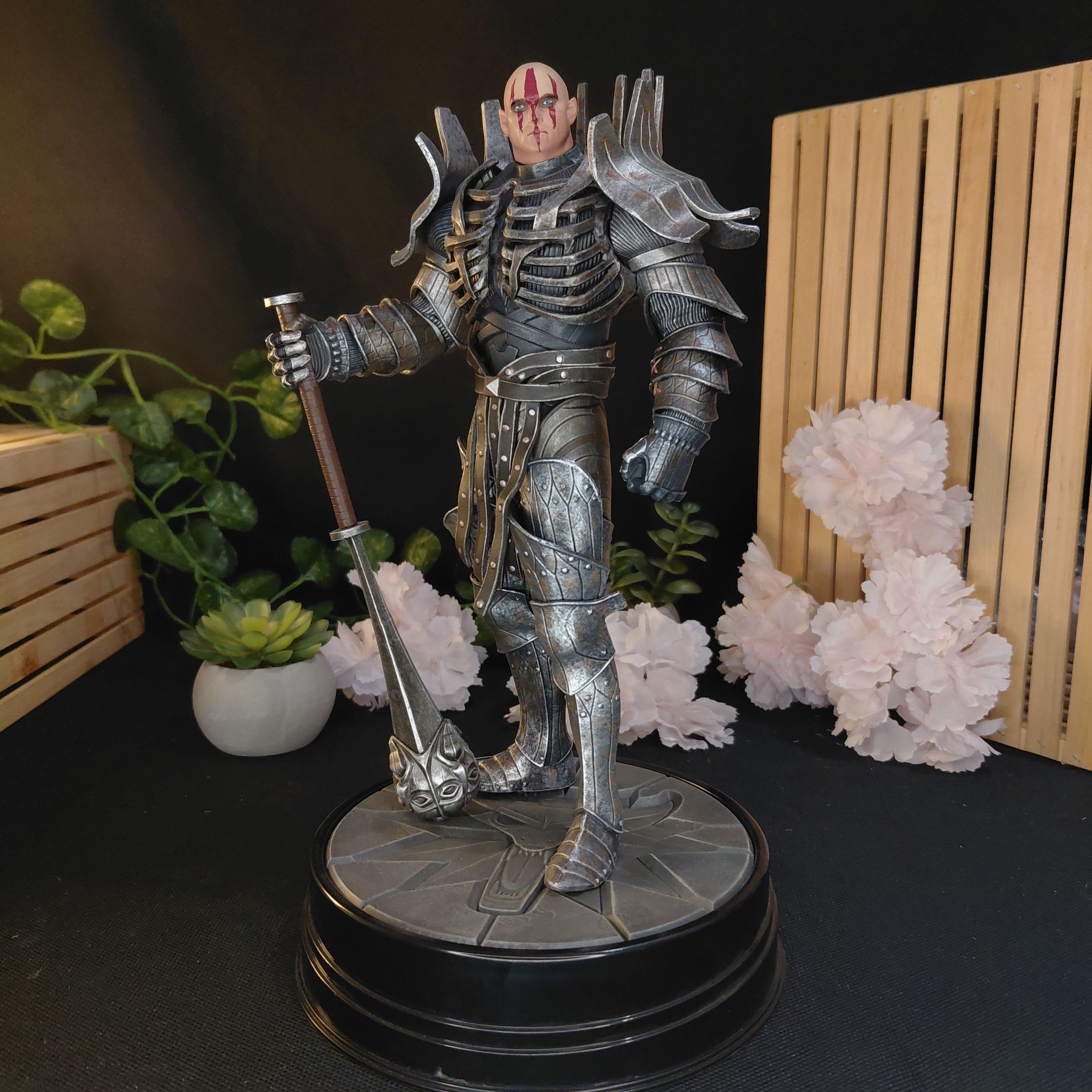 Фігурка Dark Horse DeluxeThe Witcher 3: Wild Hunt Ередін Бреакк Ґлас