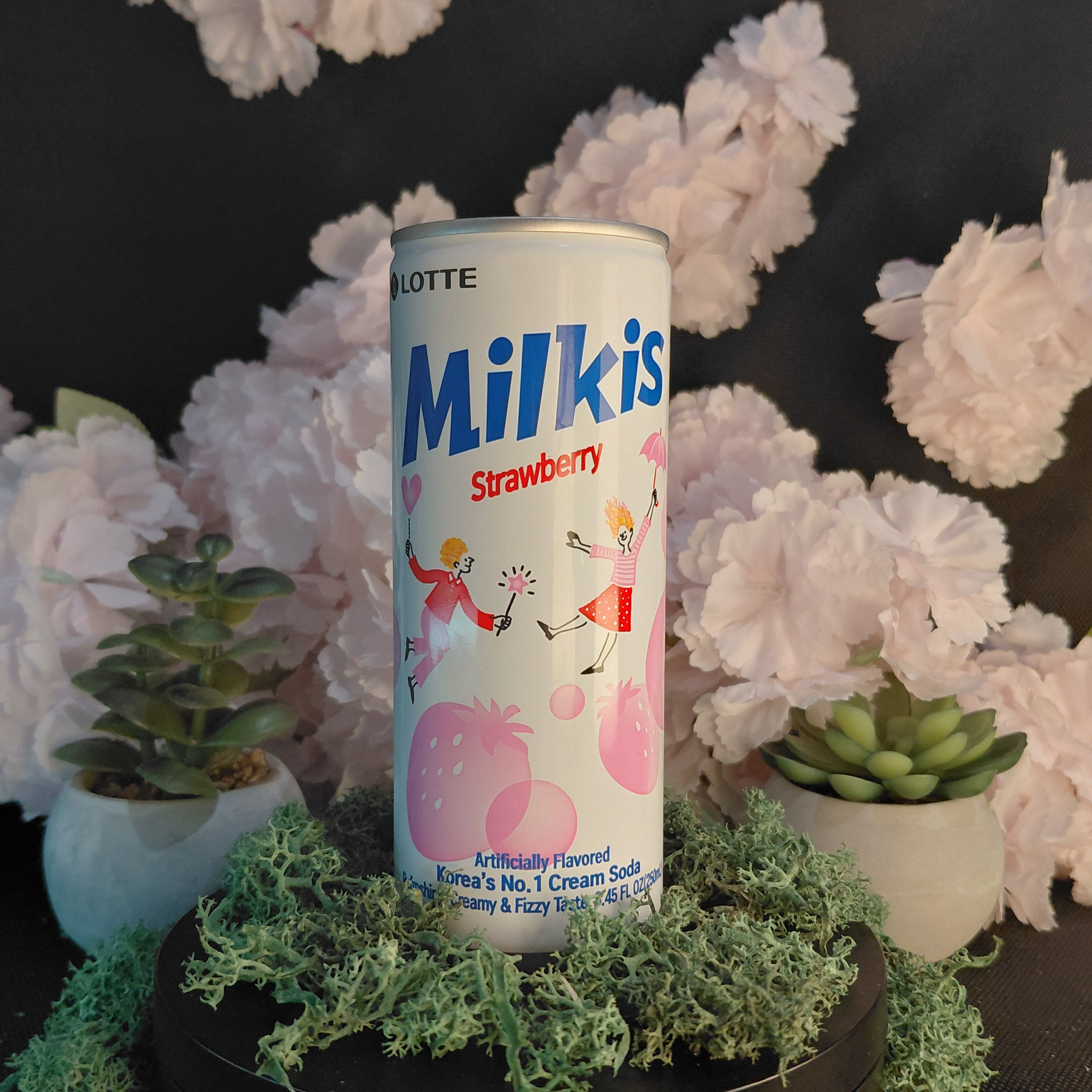 Газований молочний напій Lotte Milkis — Полуниця (Strawberry) 250 мл