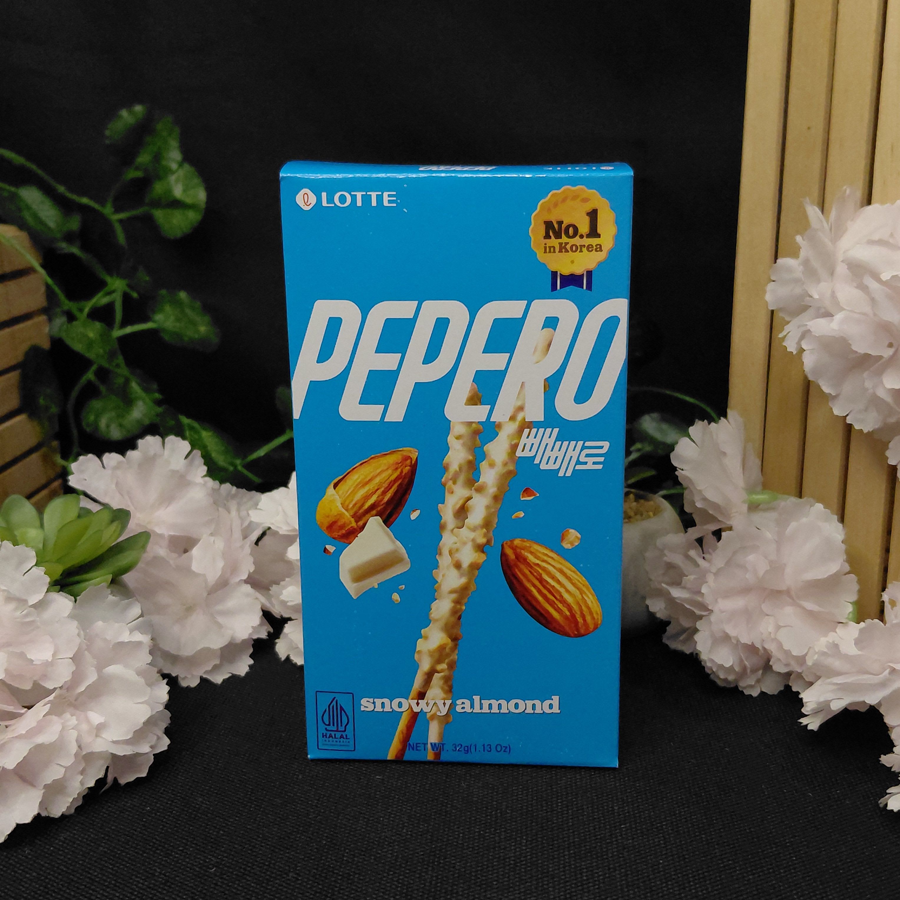 Соломка в шоколаді Lotte Pepero — Білий мигдаль (Snowy Almond)