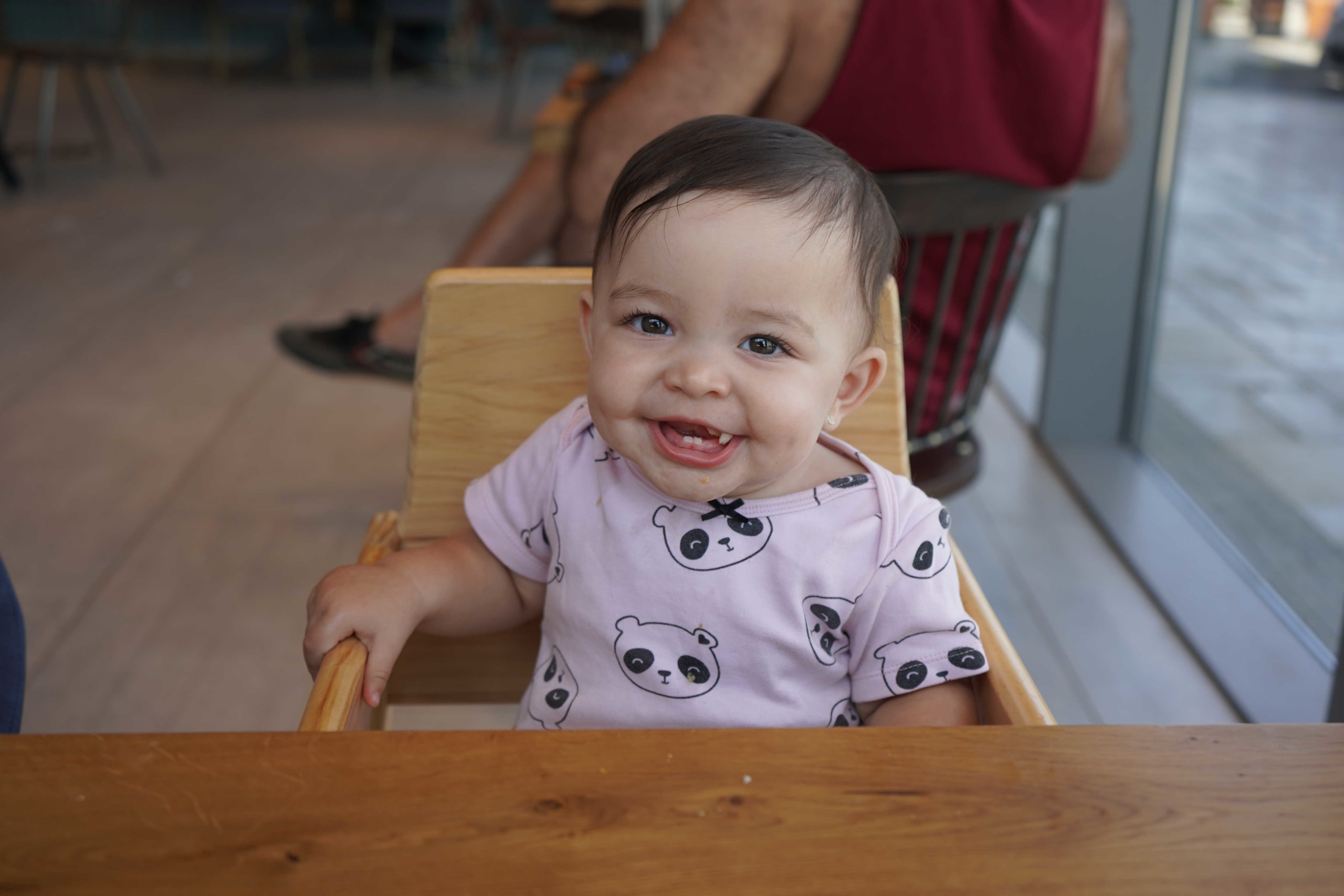 אמה אוכלת טוסט1