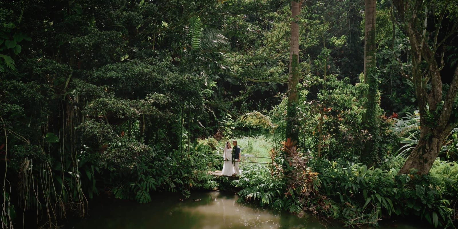 Wedding couple at Haiku Gardens