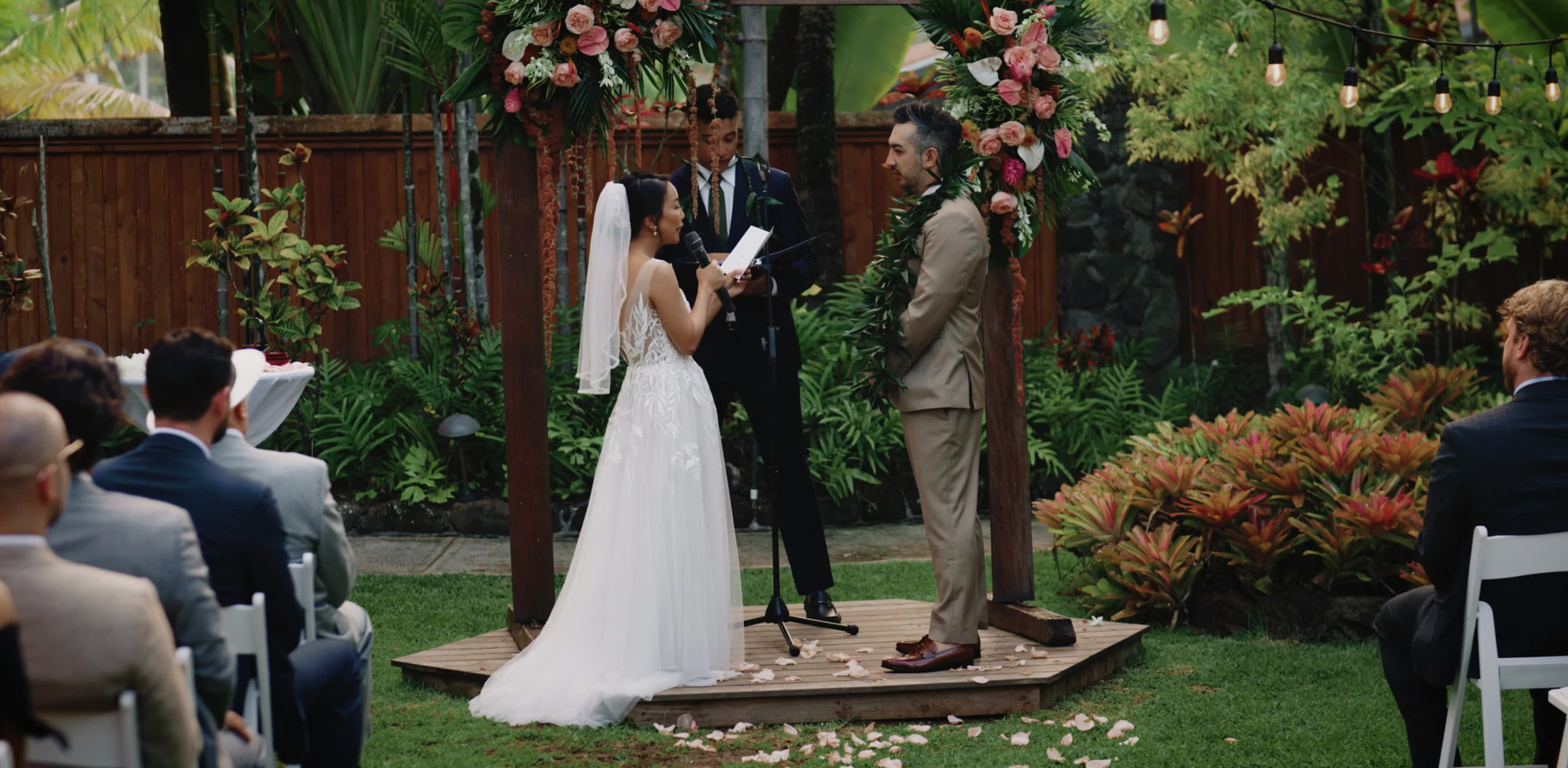 Chikara & Yui at Oahu Wedding Villas