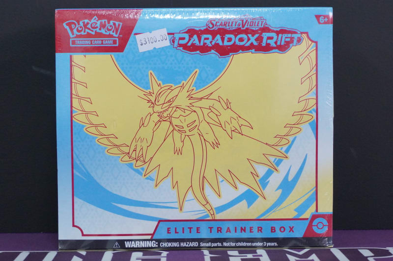 Pokemon ETB Scarlet & Violet Paradox Rift (Roaring Moon)