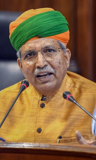 केंद्रीय कानून मंत्री अर्जुन राम मेघवाल ने श्रीनगर में कहा है कि राज्य का दर्जा बहाल करने पर जल्द फैसला लिया जाएगा।