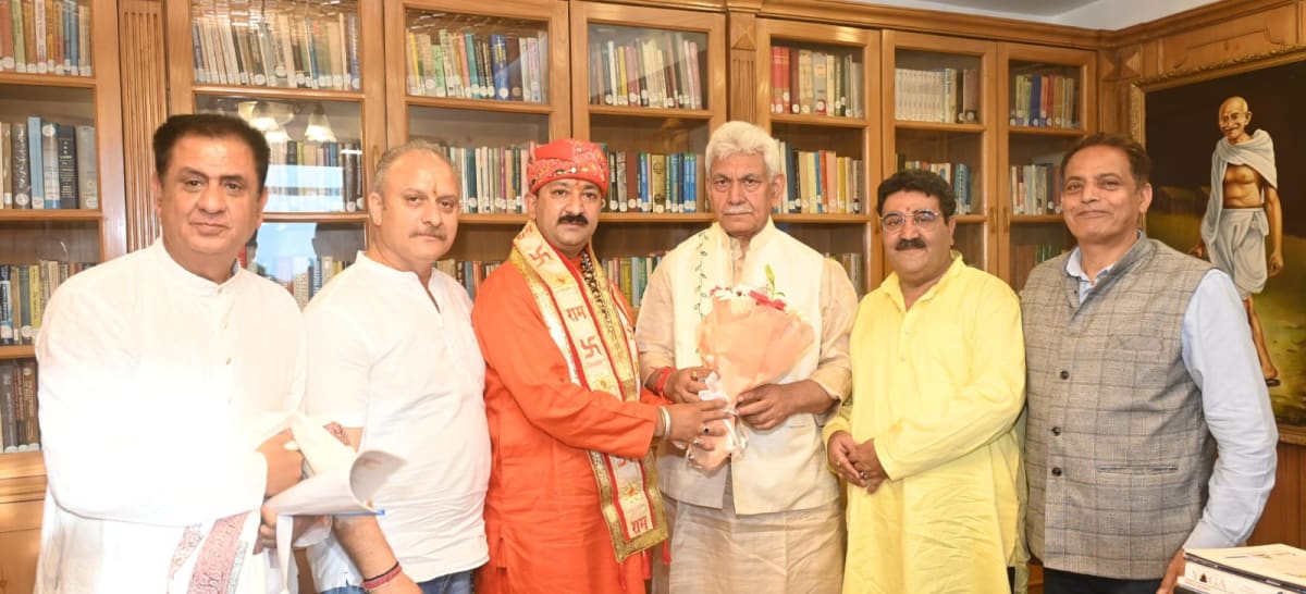 delegation of Dharm Jagran Sansthan Dharmarth Trust Bharat called on Lieutenant Governor Shri Manoj Sinha