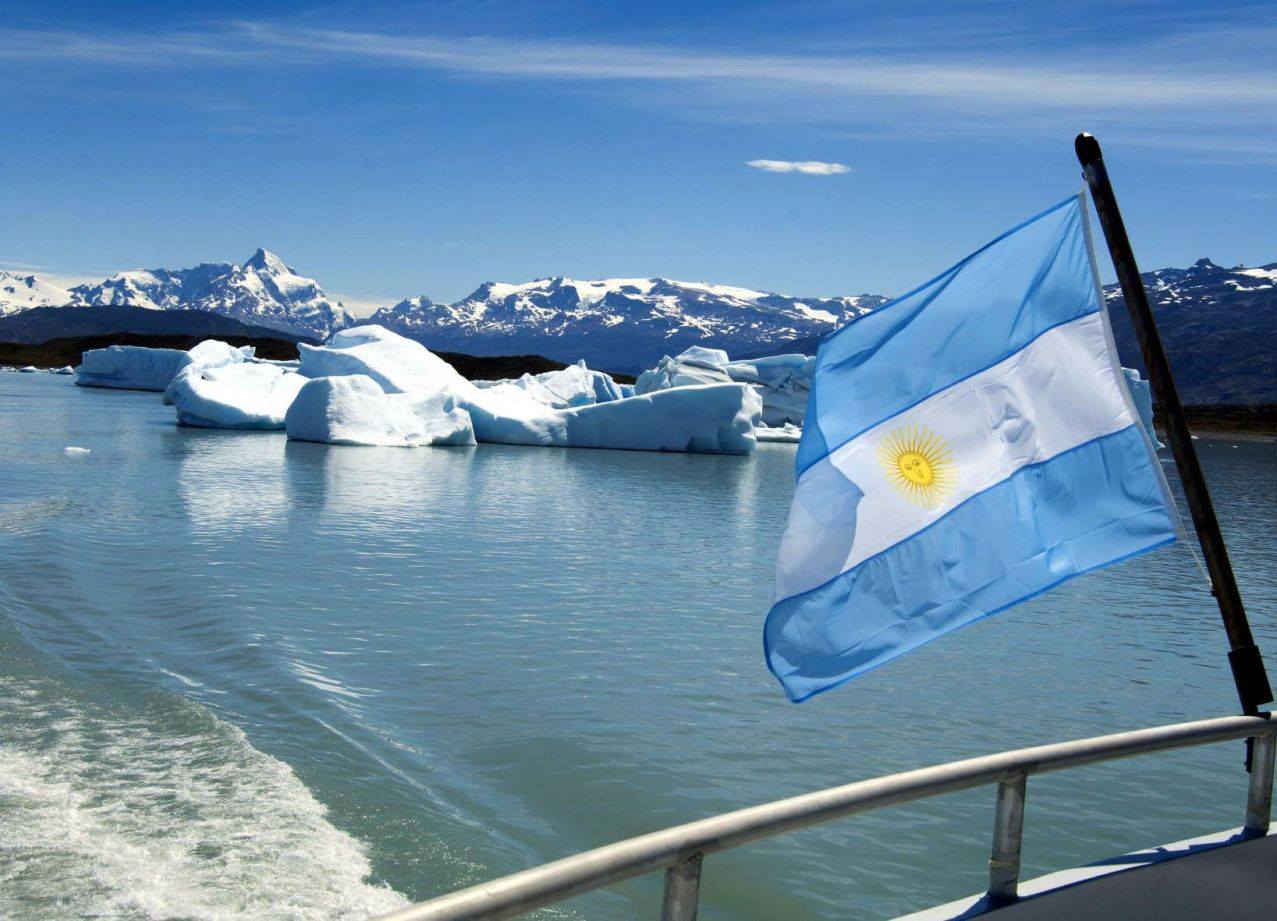  “El agua es vida y está en riesgo”: el politólogo Luis Balderrama analizó el escenario actual en torno a la ley de glaciares