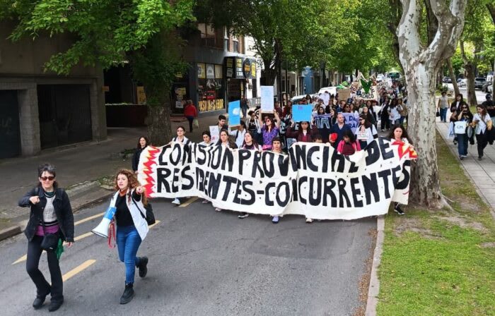Residentes de la Provincia reclamaron mejoras salariales