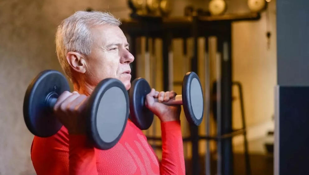 El músculo como tratamiento antienvejecimiento: por qué conviene hacer ejercicios de fuerza