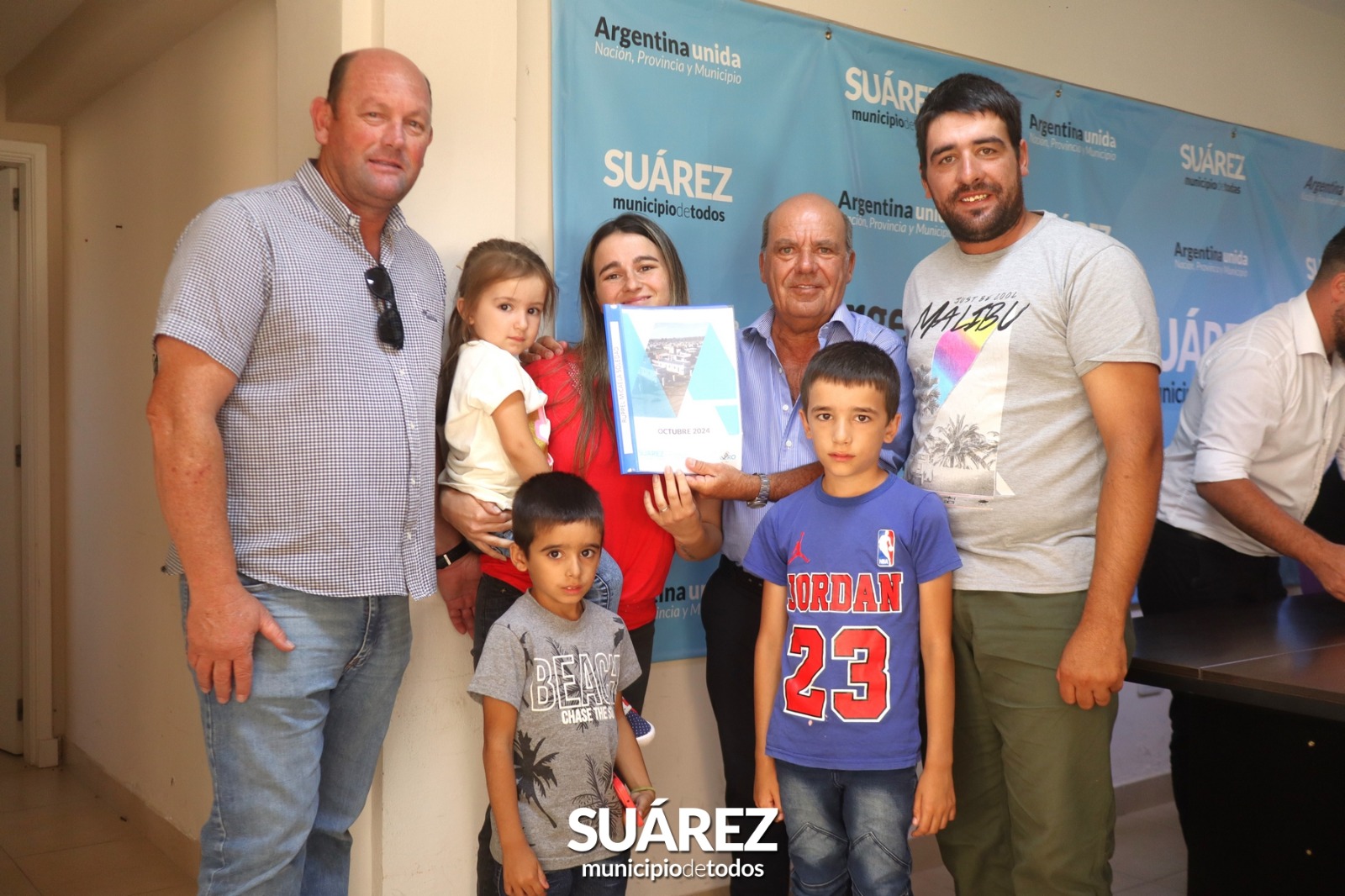 Se entregaron 20 boletos de compra a beneficiarios del sorteo en Santa Trinidad