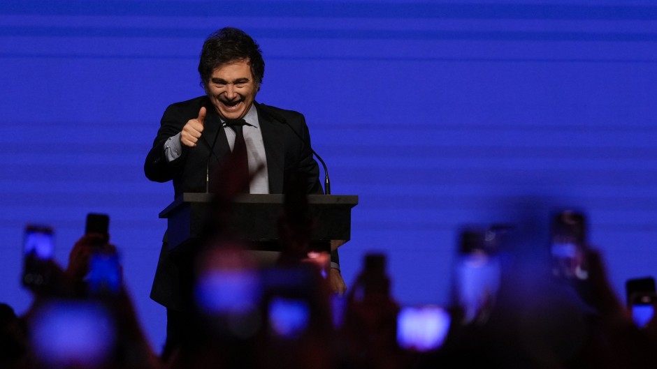 El presidente de la nación Javier Milei lanzó una cripto sospechada de fraude y se expone a una denuncia por estafa