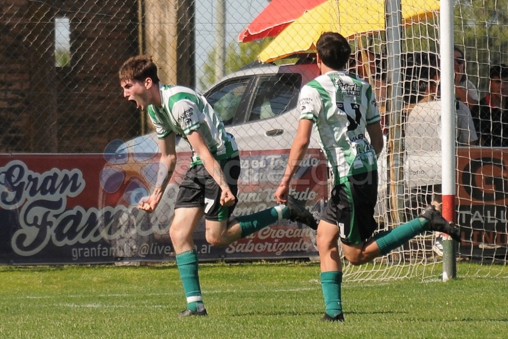 Atlético Huanguelén venció 4-1 a Deportivo Sarmiento y pasó a octavos de final