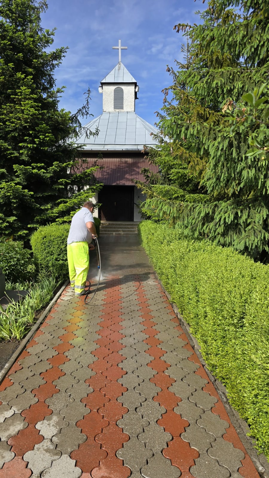 Driveway pressure wash results