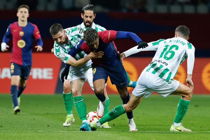 Aksi Lamine Yamal dalam laga Copa del Rey antara Barcelona vs Real Betis, Kamis (16/1/2025). info main bola Man of the Match Barcelona vs Real Betis: Lamine Yamal