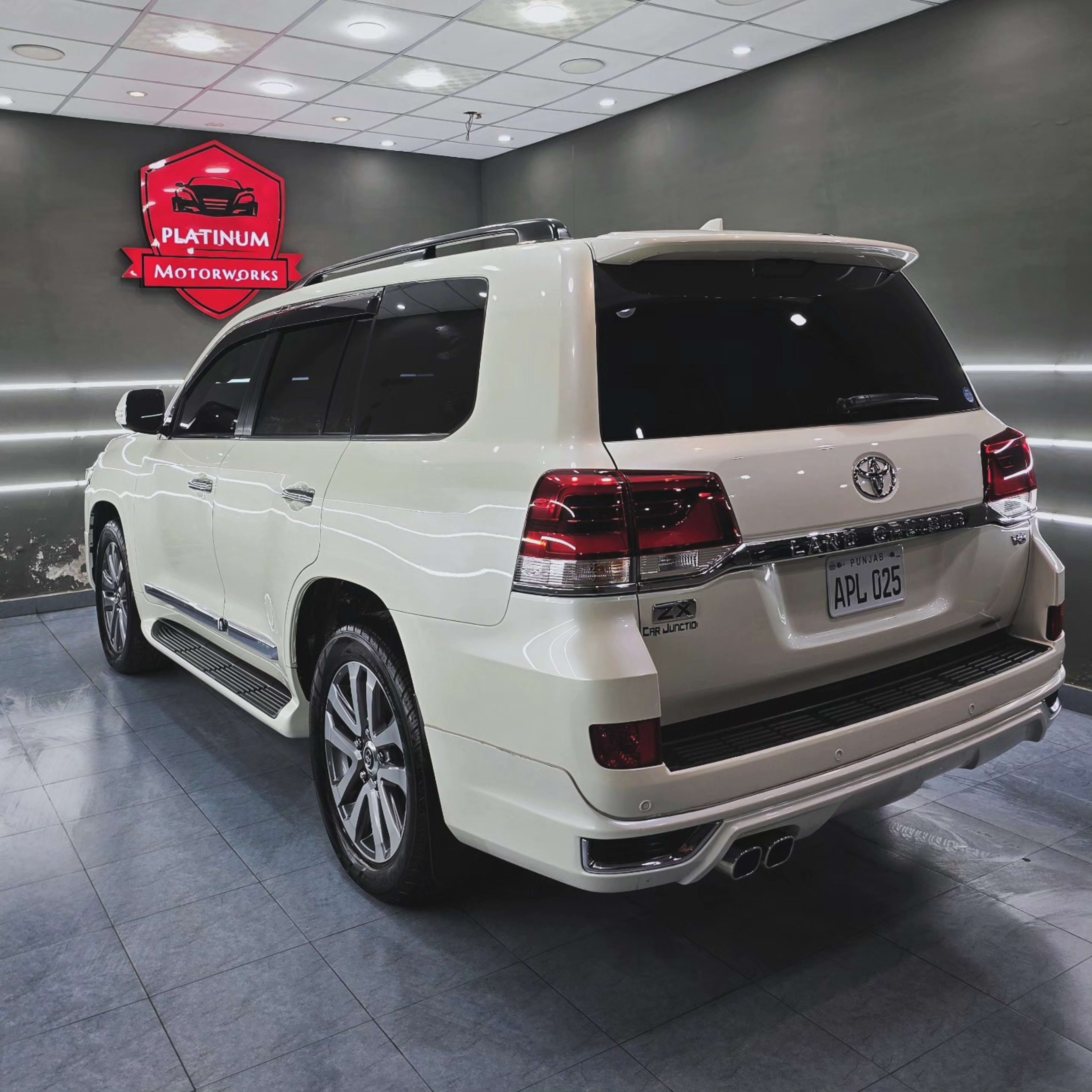 Toyota Land Cruiser ZX