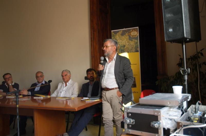 Sarno e la sua rappresentazione. Immagini di una metamorfosi urbana