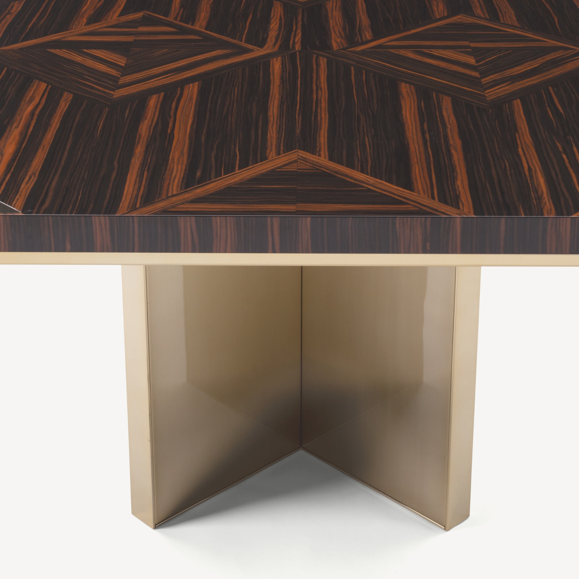 Tables | Visionnaire