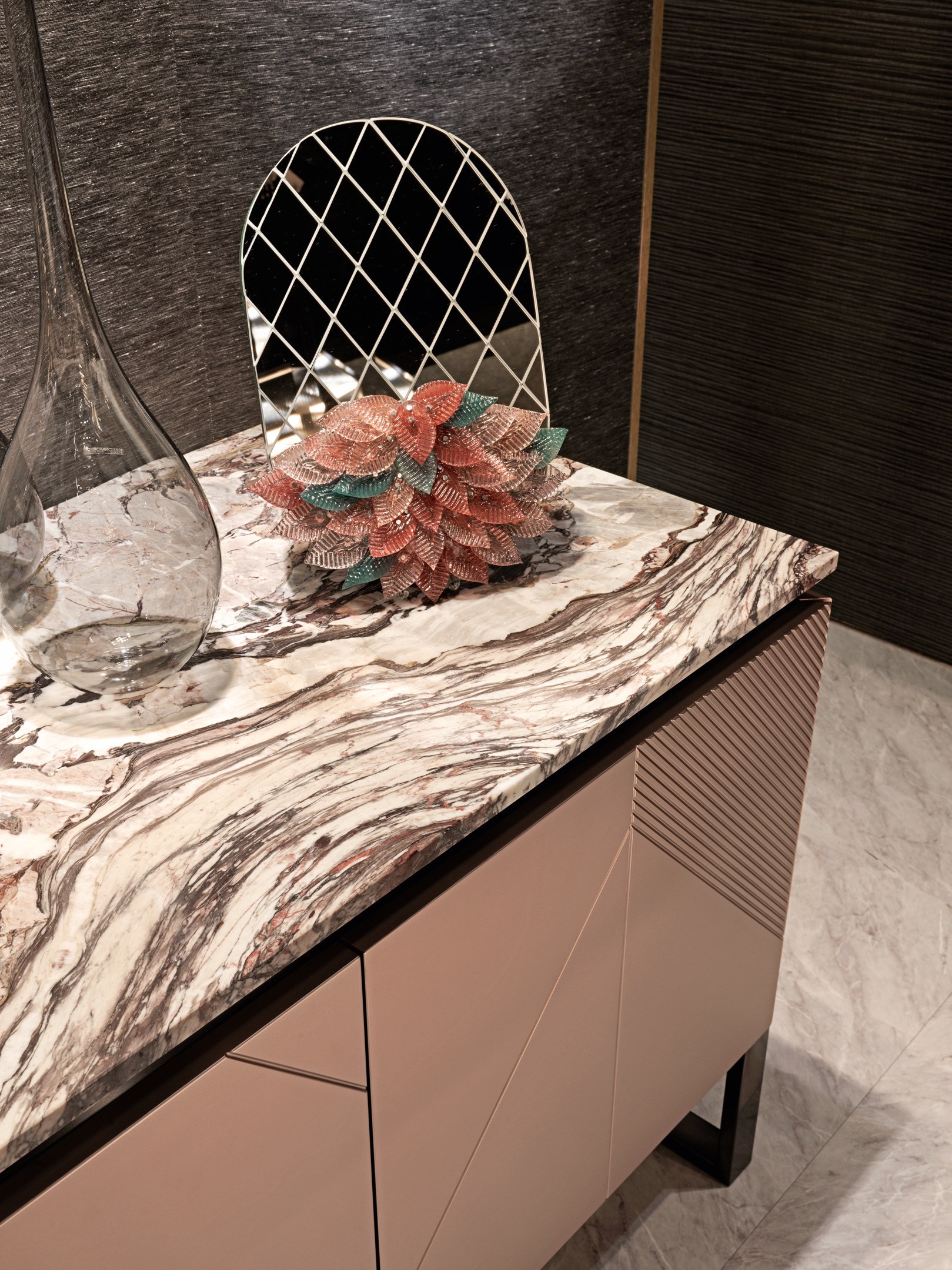 Pleasure Console with basin detail 7