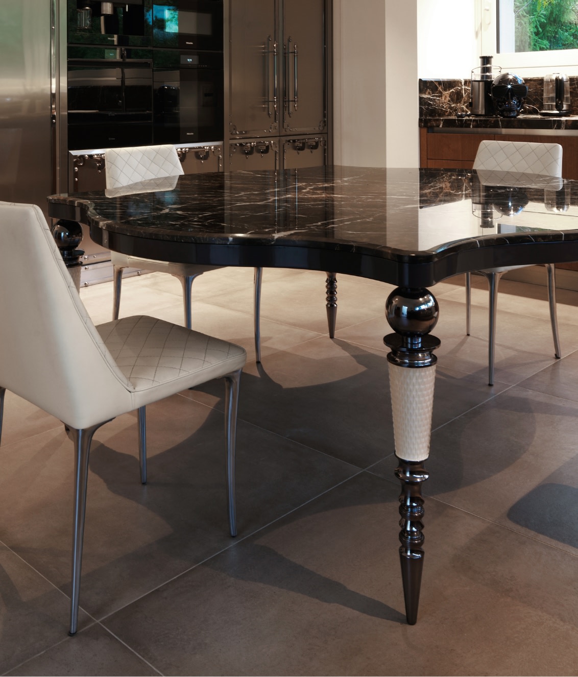 Versailles Dining table view 5