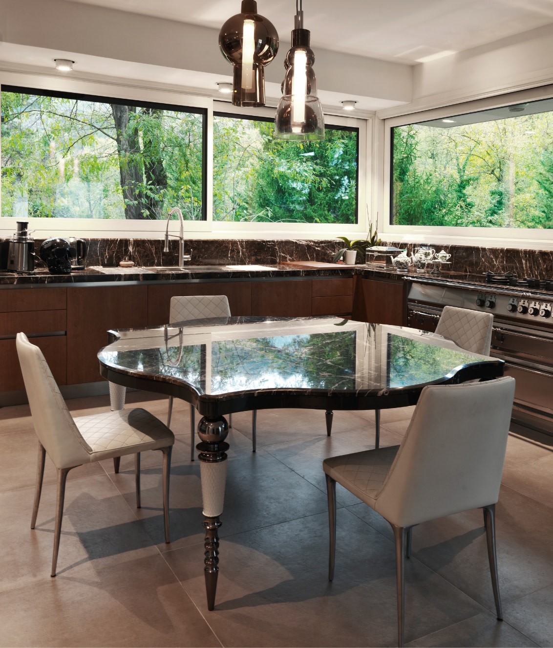 Versailles Dining table view 4