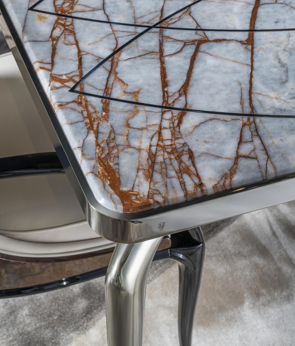 Thule Dining Table detail 7