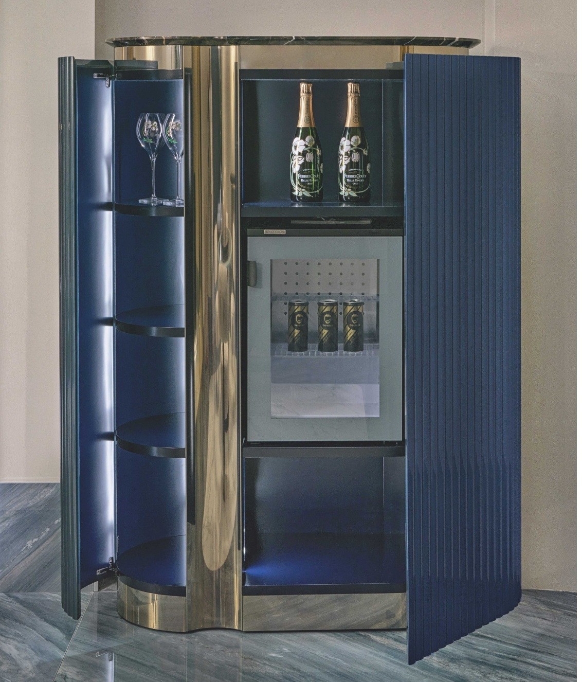Leonardo Bar cabinet detail 7