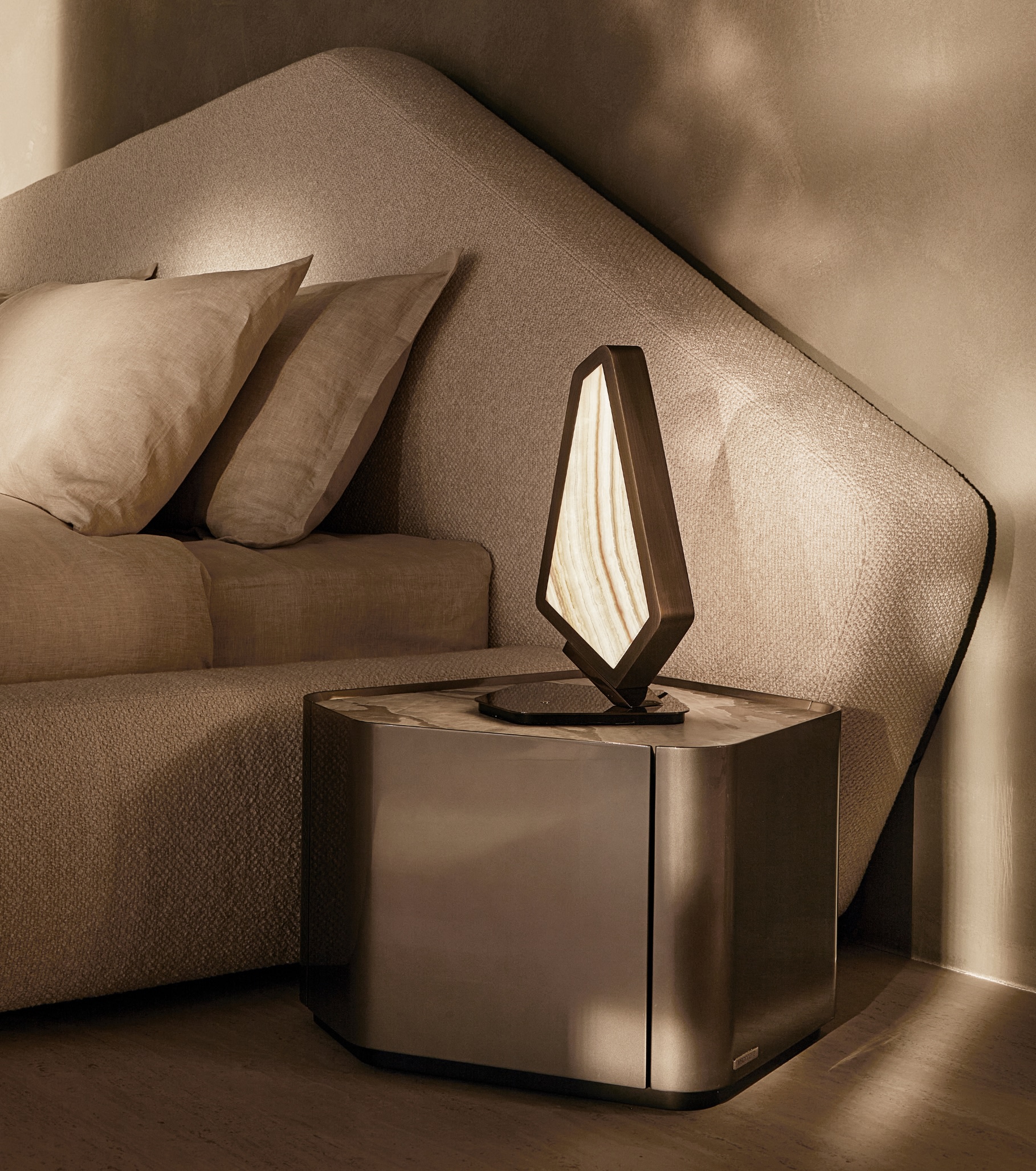 Neolito Free Bedside table