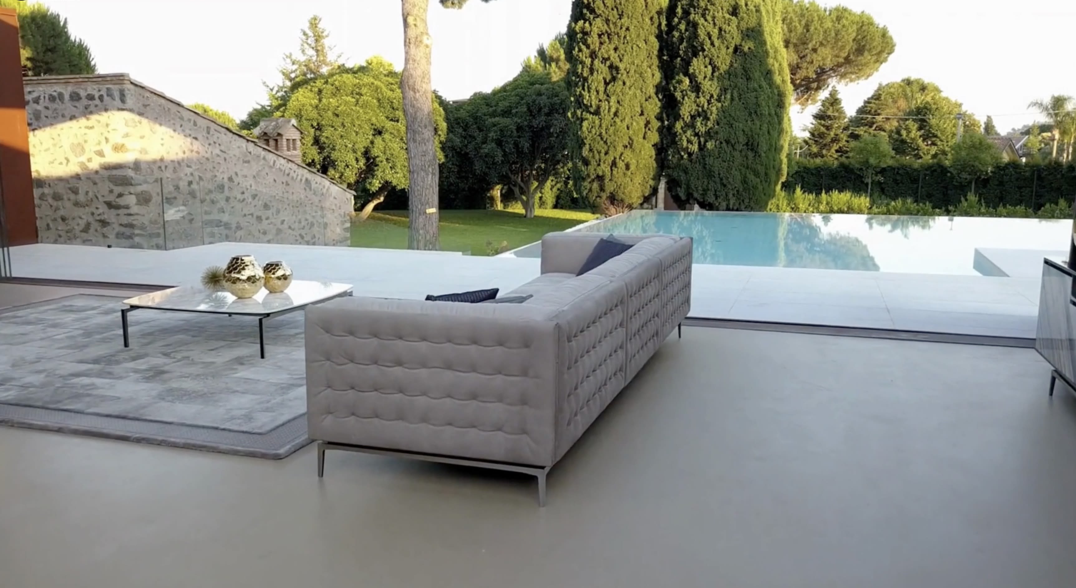 Legend Sofa detail 8