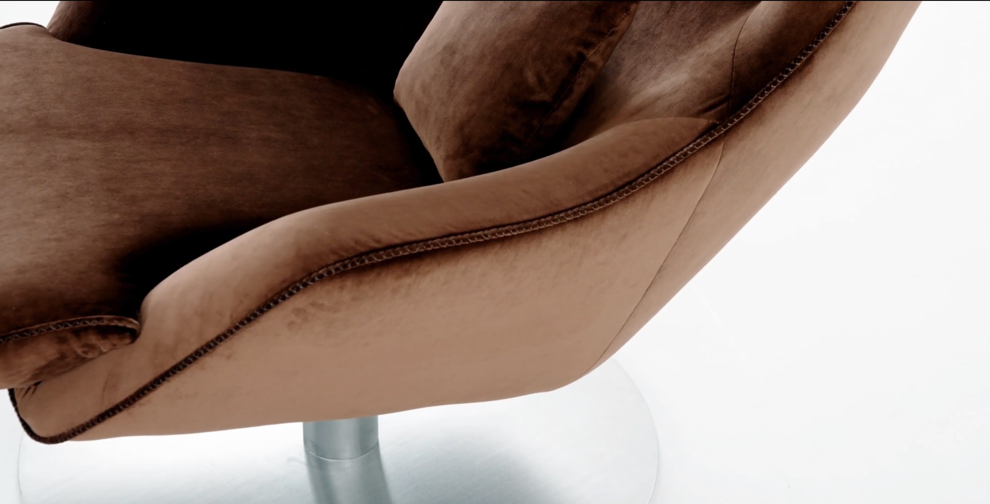 Selfless detail 7