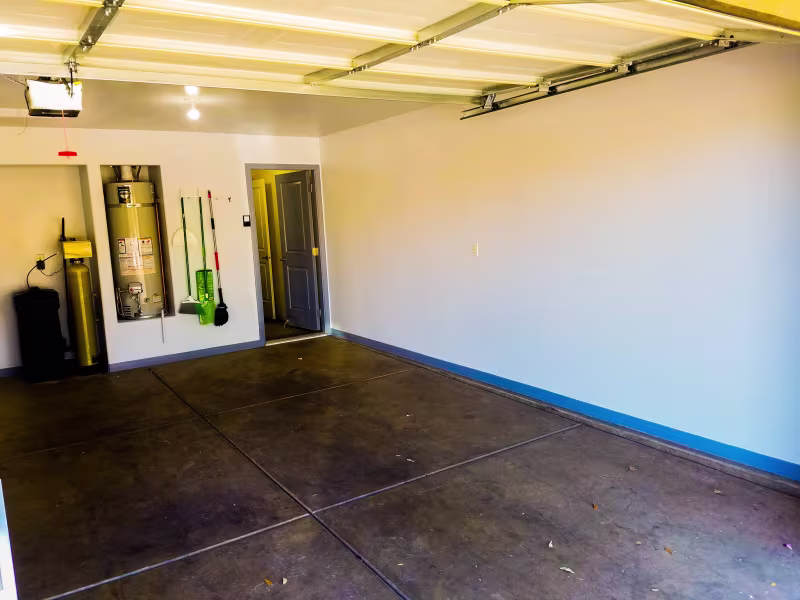 Painted Garage 2 tone - St George UT | 3 Ropes Painting