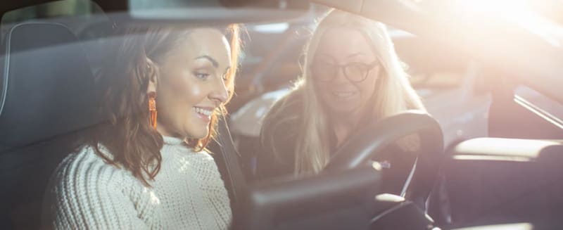 Miksi radiojuontaja Suvi Hartlin valitsi Auto Bassadonen?