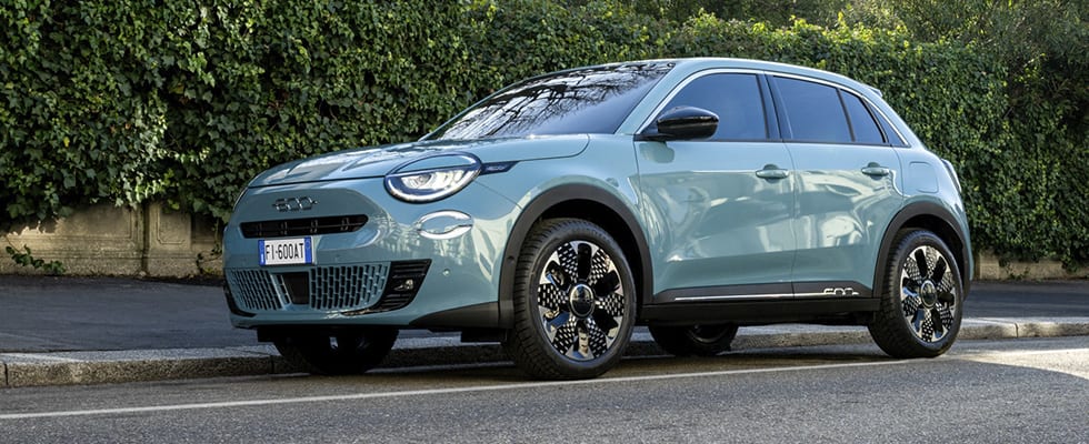 Fiaat 600 Hybrid keulasta kuvattuna
