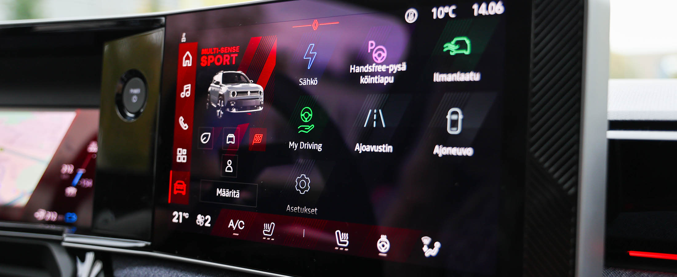 Renault 4:n keskinäyttö Sport-ajotilassa