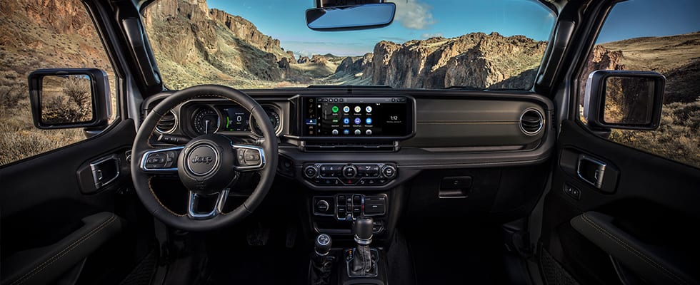 Jeep Wrangler ohjaamo