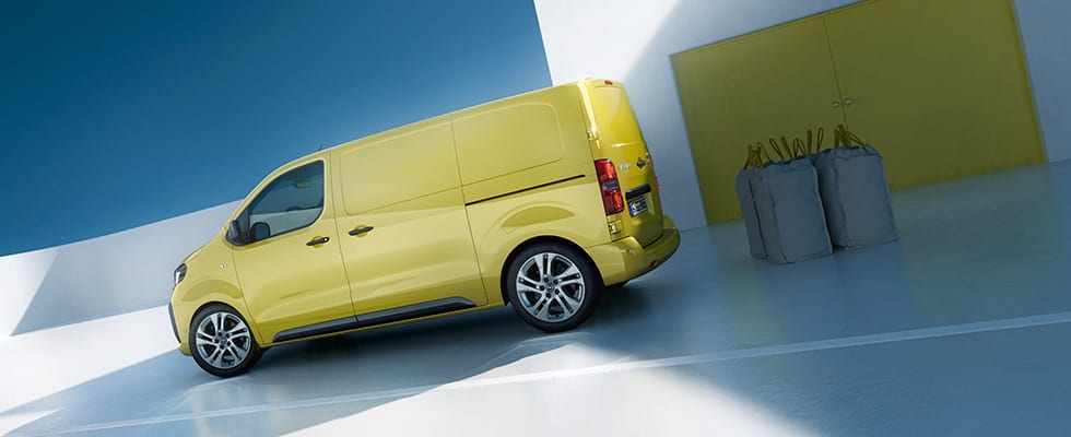 Opel Vivaro sivusta