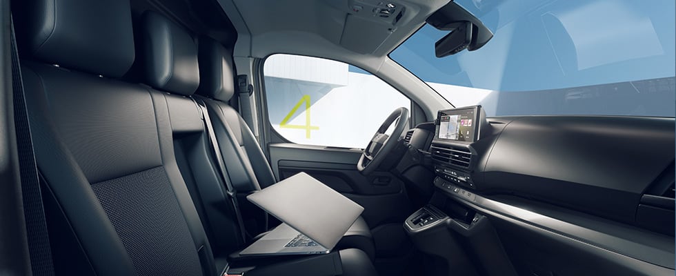 Opel Vivaro sisakuva