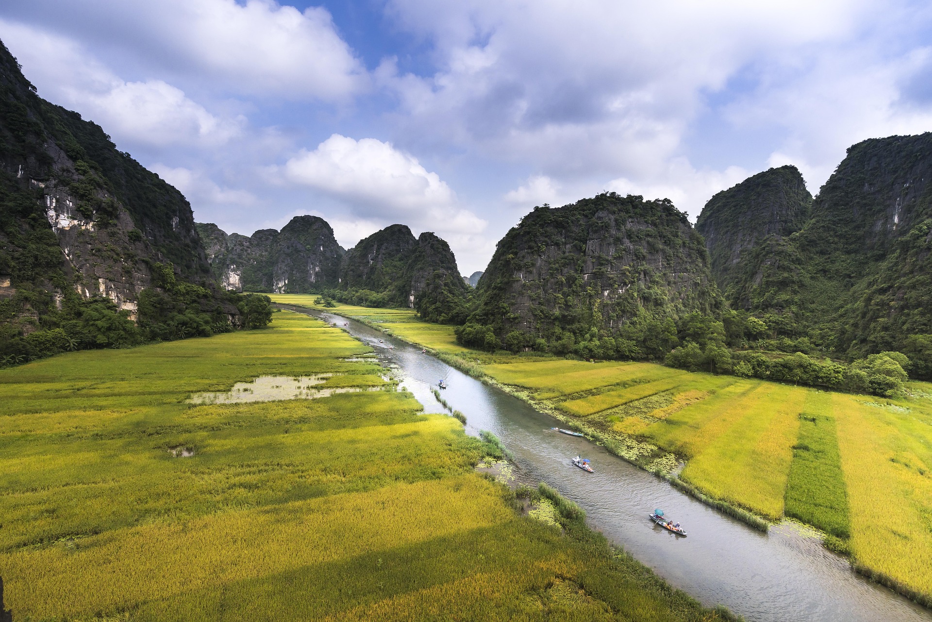 Doanh Nghiệp Cần Biết: Chứng Từ Hợp Lệ Để Chứng Minh Thanh Toán Không Dùng Tiền Mặt & Tránh Rủi Ro Thuế!