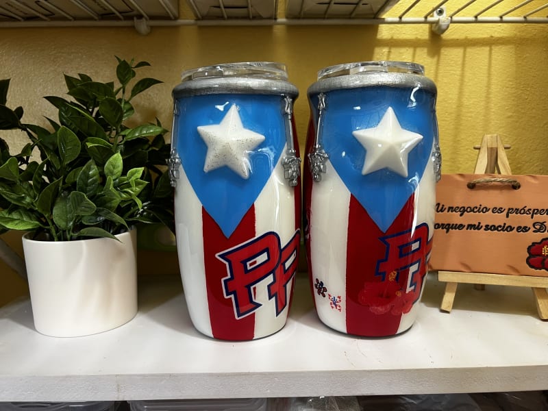 Trabajo artesanal de Bori Glow Tumblers