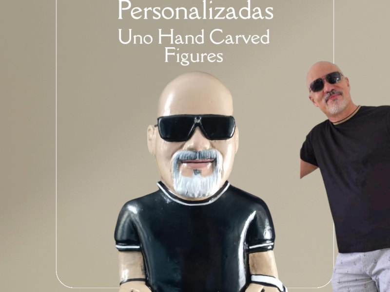 Trabajo artesanal de UNO Hand Carved Figures