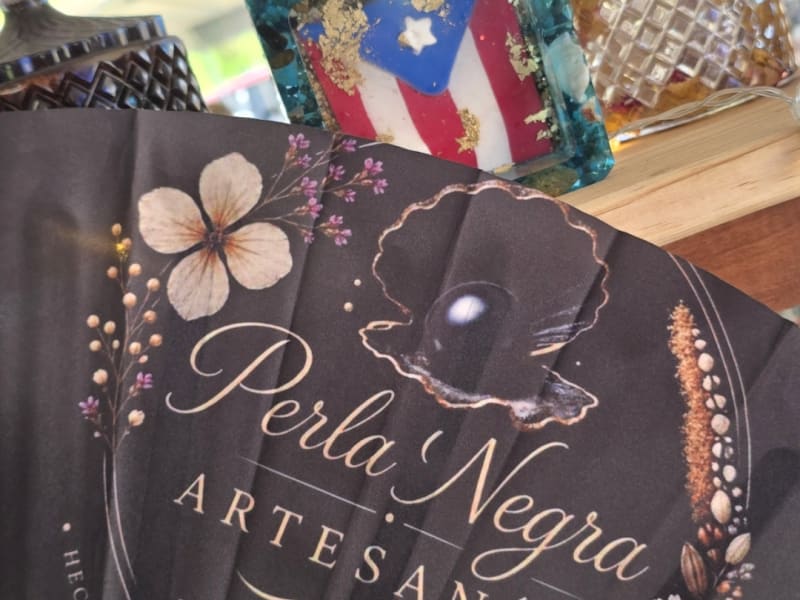 Trabajo artesanal de Perla negra