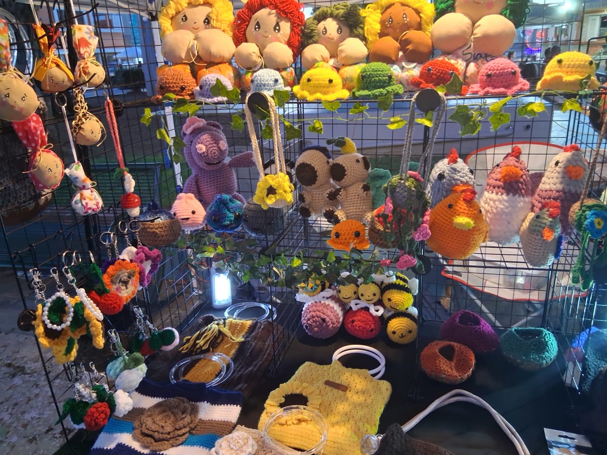 También se puede apreciar trabajos hechos a crochet en lana