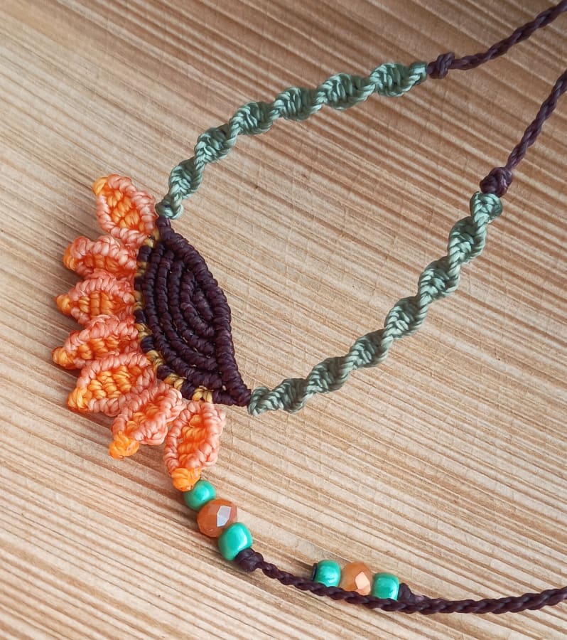 Collar de girasol